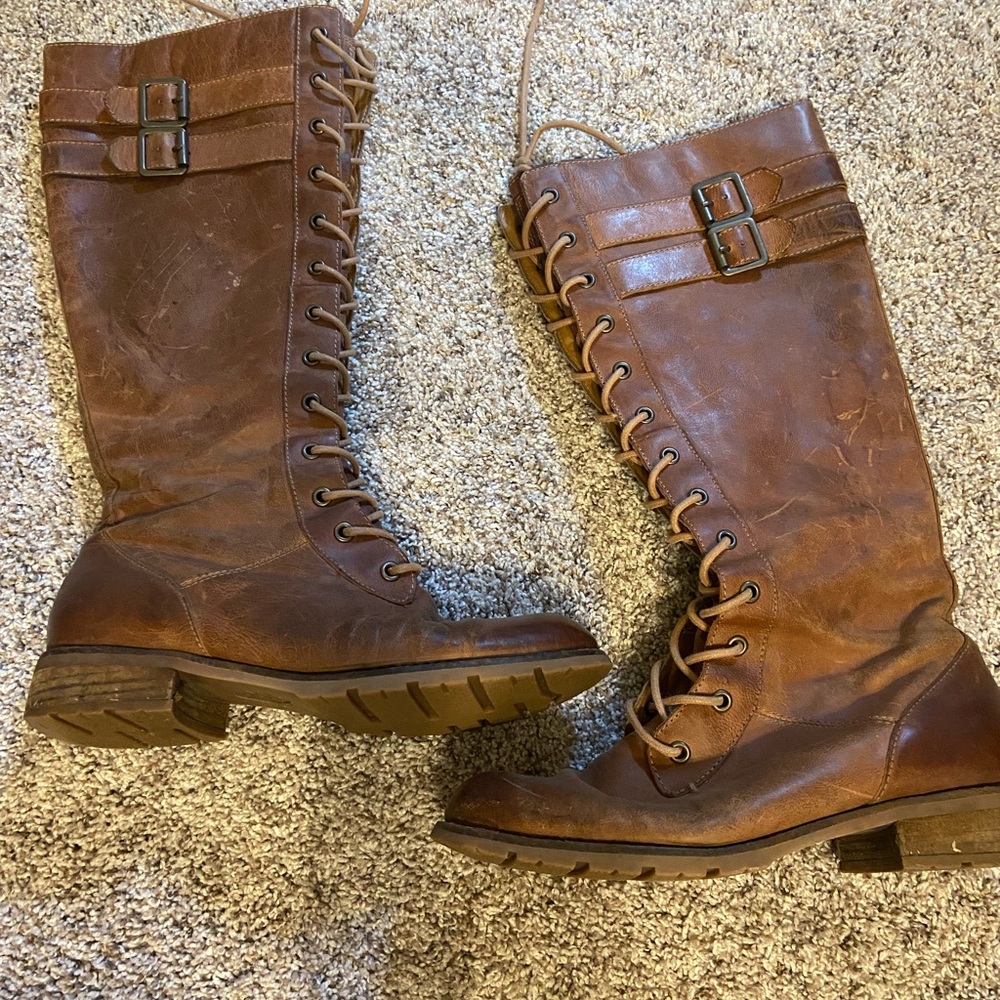 Sofft brown lace up boot